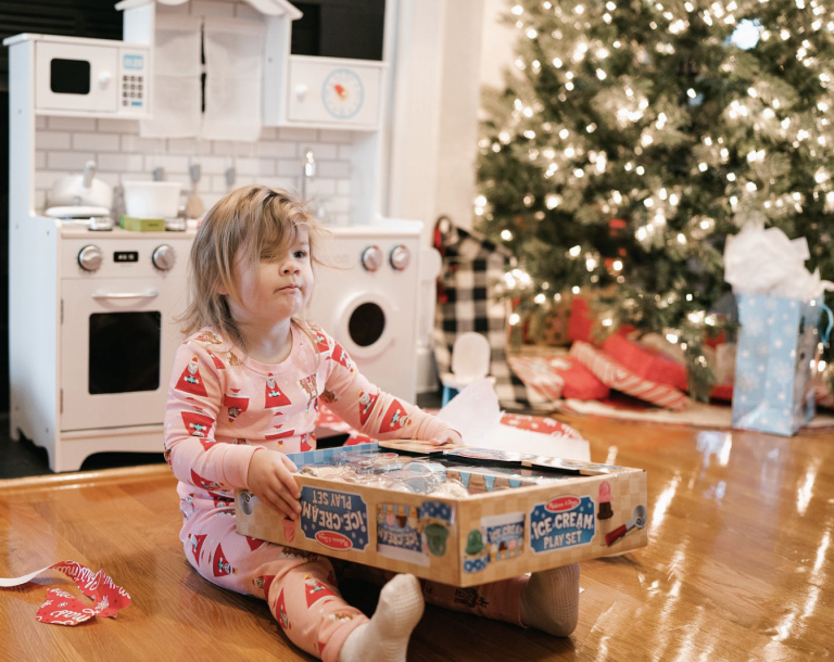 Overcoming The Distance Between The Present And Its Wrappings